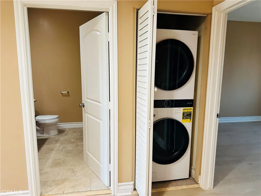5555 Carpenter #4 Valley Village, CA 91607
