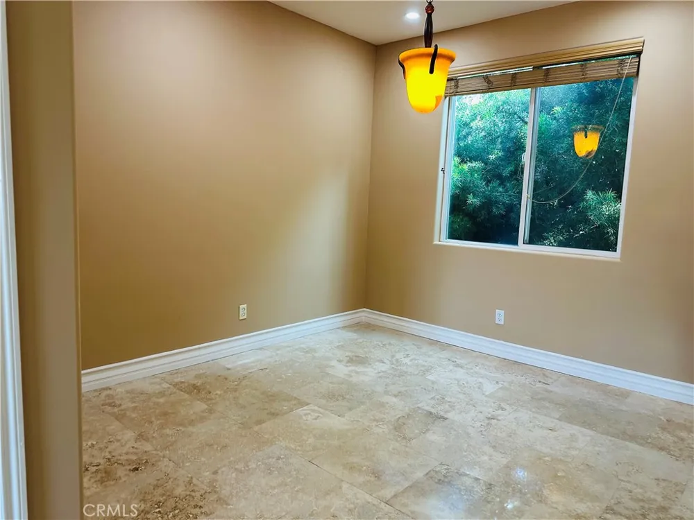 5555 Carpenter #4 Valley Village, CA 91607