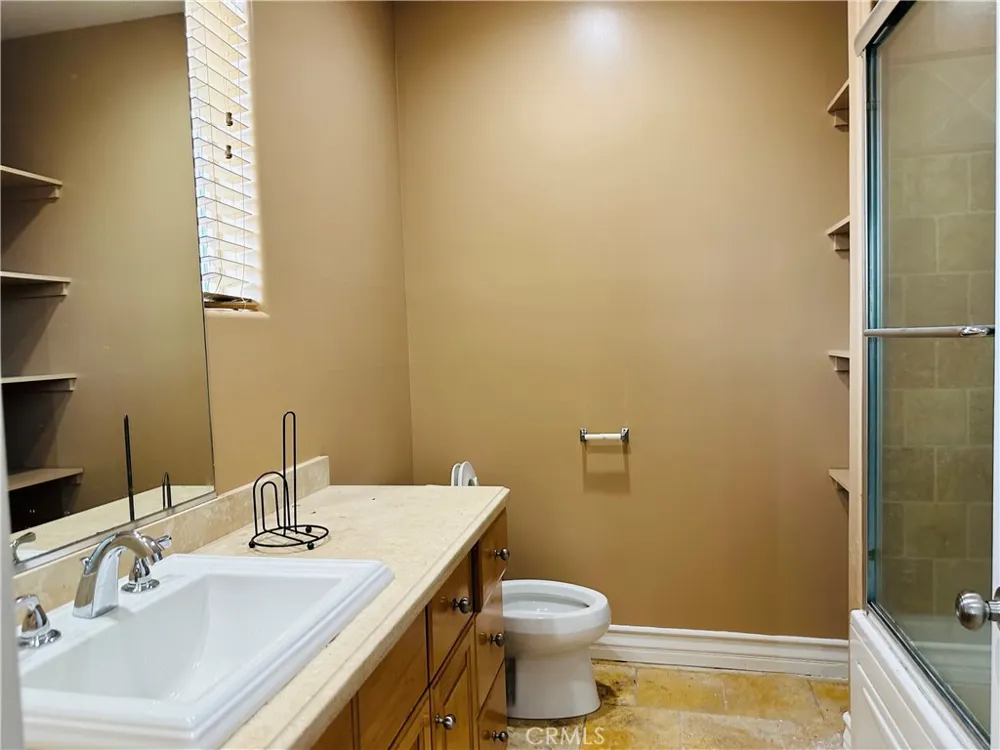 5555 Carpenter #4 Valley Village, CA 91607