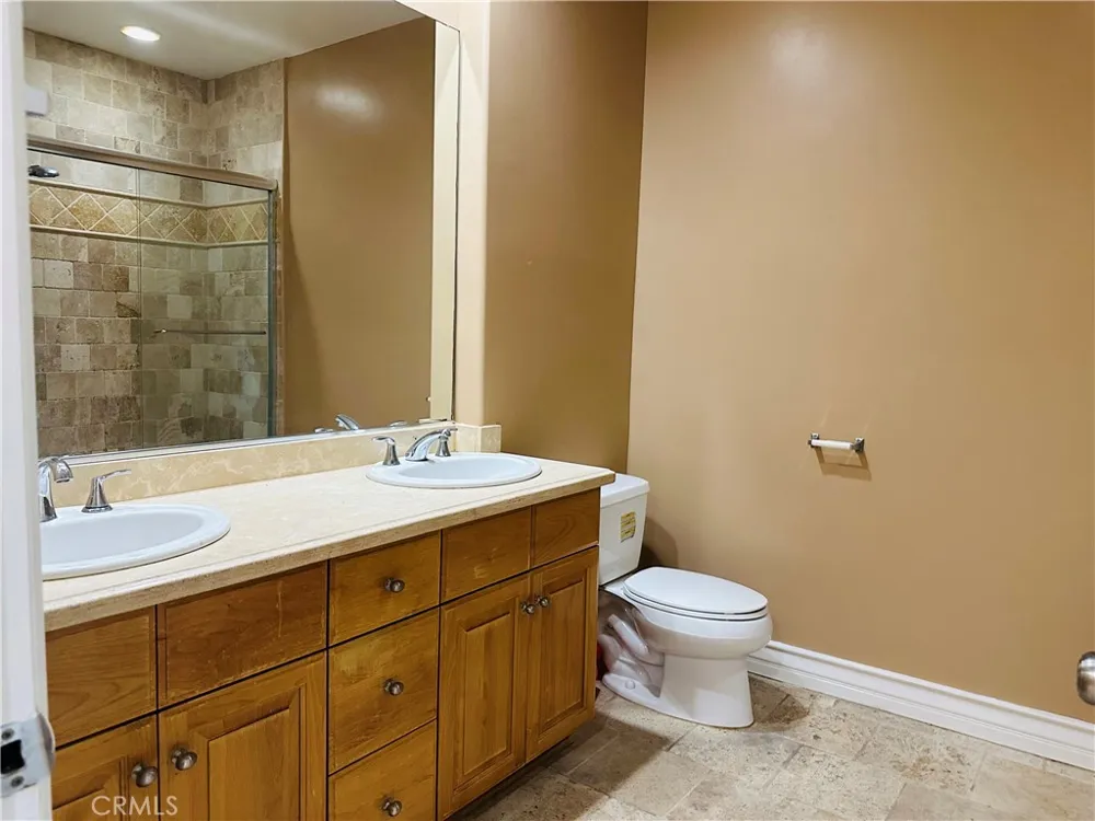 5555 Carpenter #4 Valley Village, CA 91607