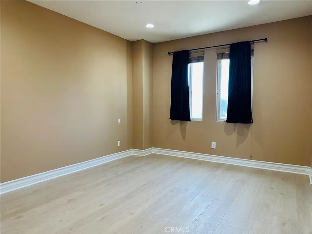 5555 Carpenter #4 Valley Village, CA 91607