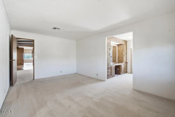975 W Telegraph Road #26 Santa Paula, CA 93060