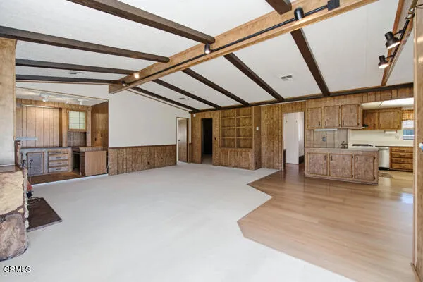 975 W Telegraph Road #26 Santa Paula, CA 93060