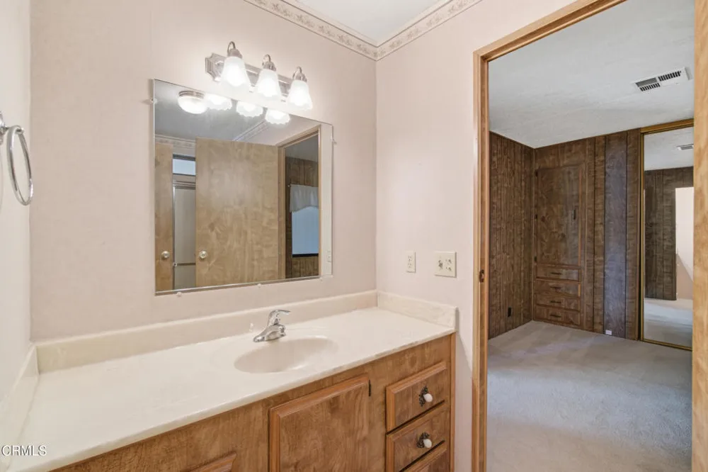 975 W Telegraph Road #26 Santa Paula, CA 93060
