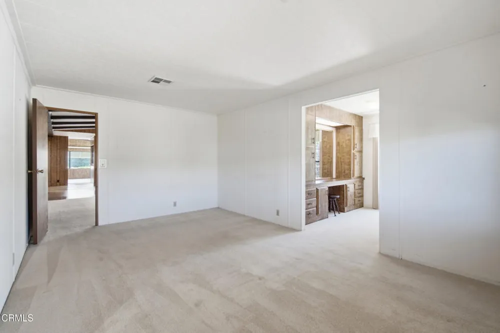 975 W Telegraph Road #26 Santa Paula, CA 93060
