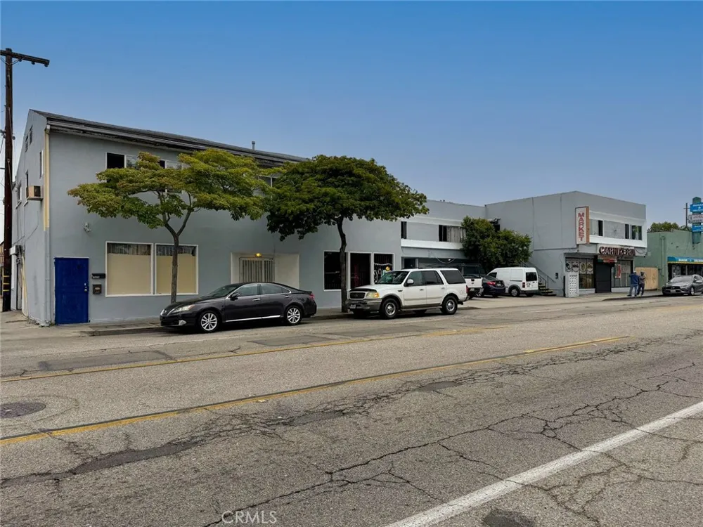 139 W Arbor Vitae Inglewood, CA 90301