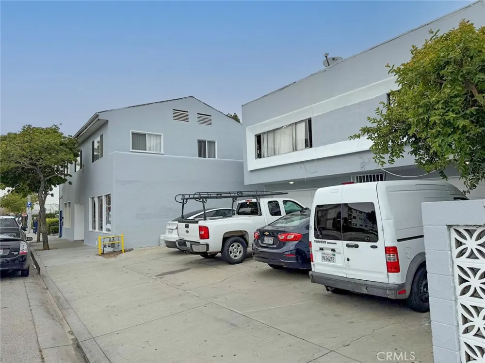 139 W Arbor Vitae Inglewood, CA 90301