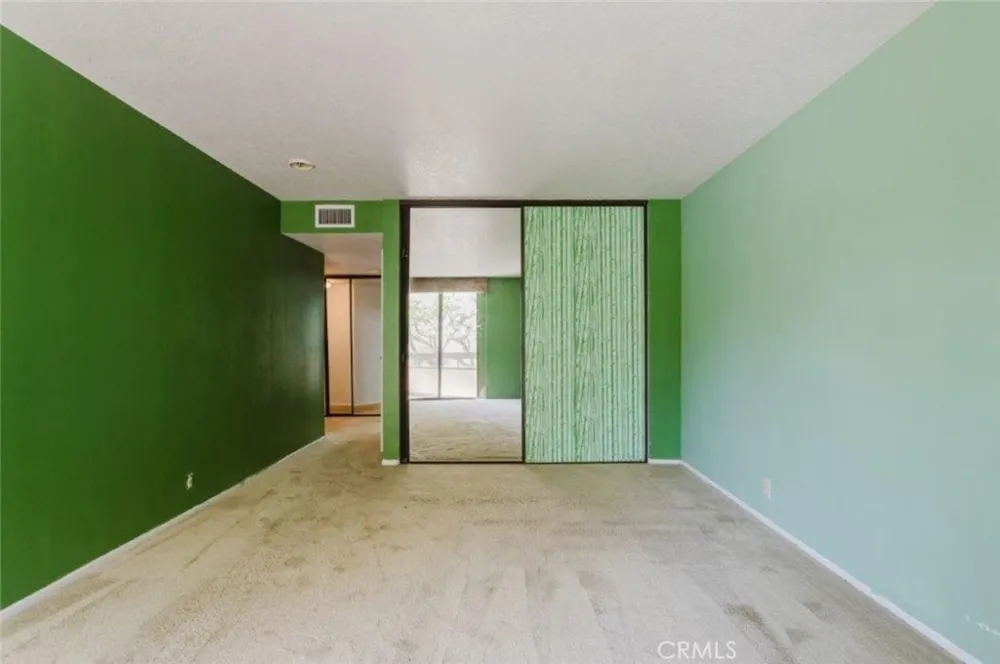 750 S Spaulding Avenue #215 Los Angeles, CA 90036
