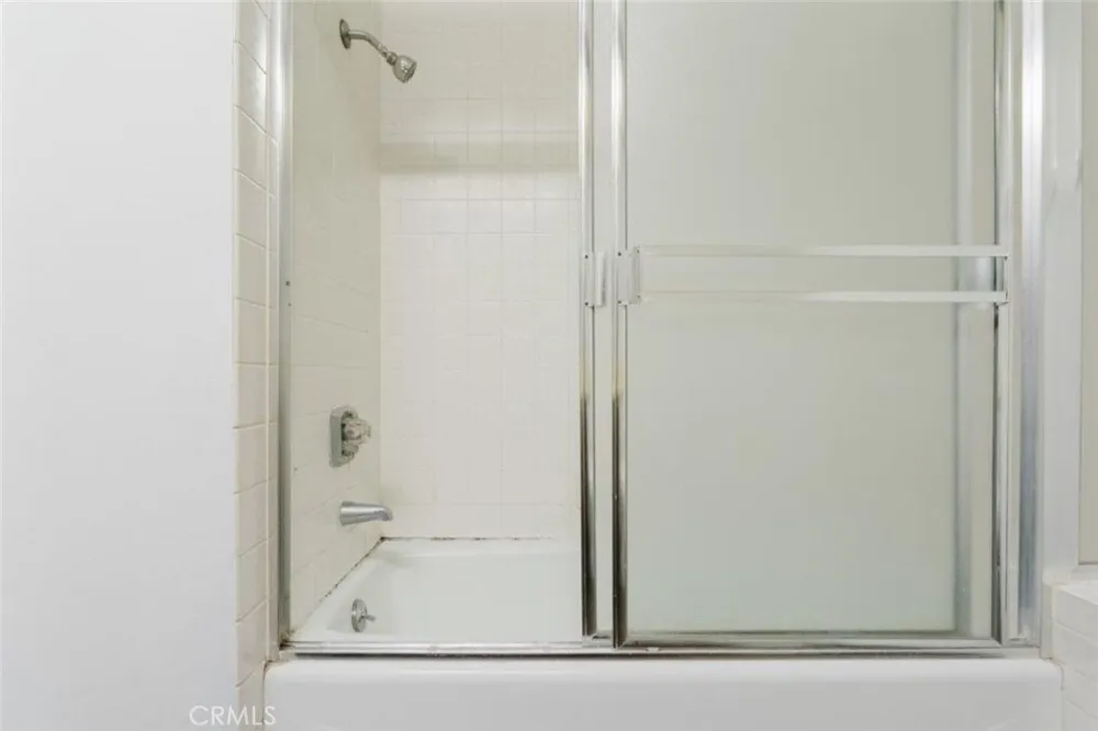 750 S Spaulding Avenue #215 Los Angeles, CA 90036