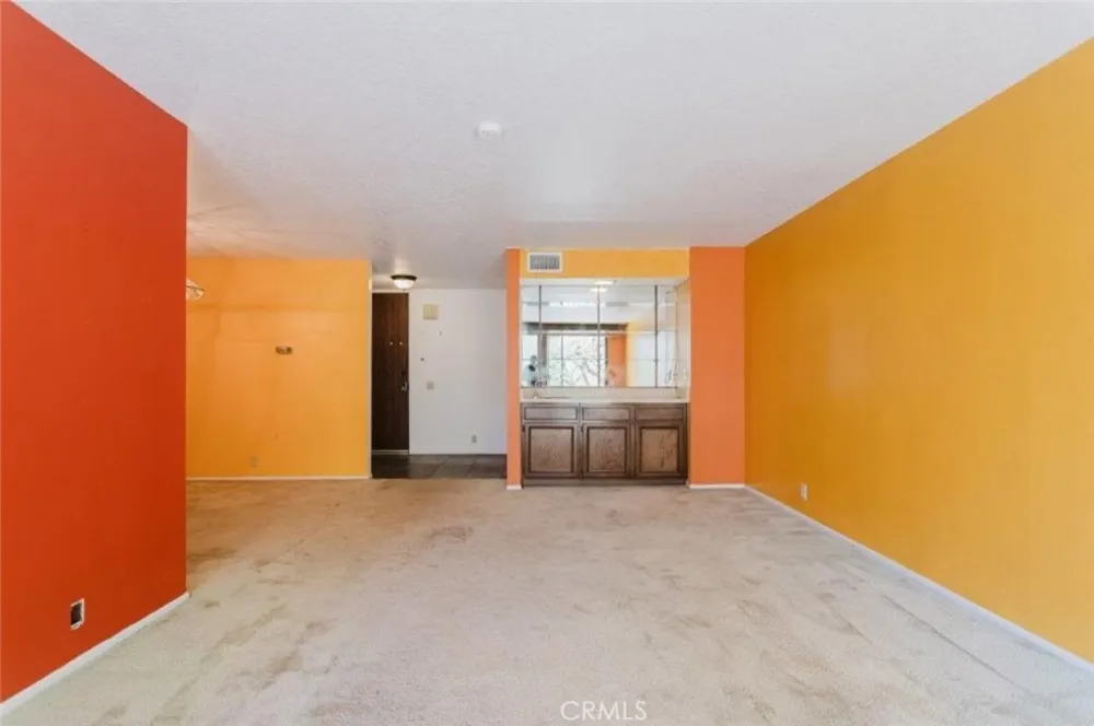 750 S Spaulding Avenue #215 Los Angeles, CA 90036