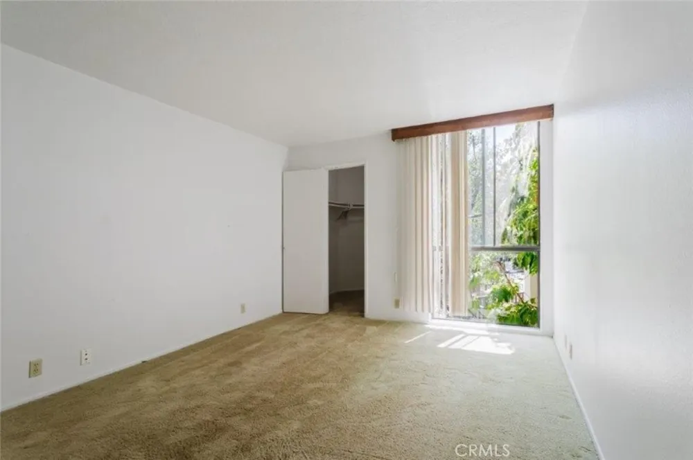 750 S Spaulding Avenue #215 Los Angeles, CA 90036