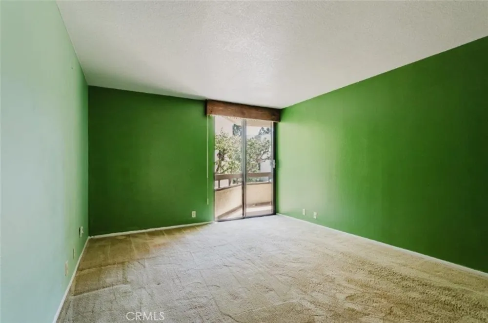 750 S Spaulding Avenue #215 Los Angeles, CA 90036