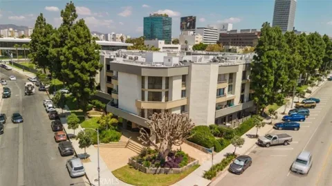 750 S Spaulding Avenue #215