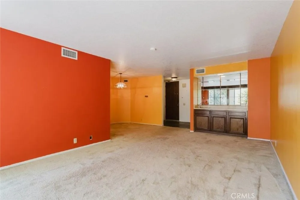 750 S Spaulding Avenue #215 Los Angeles, CA 90036