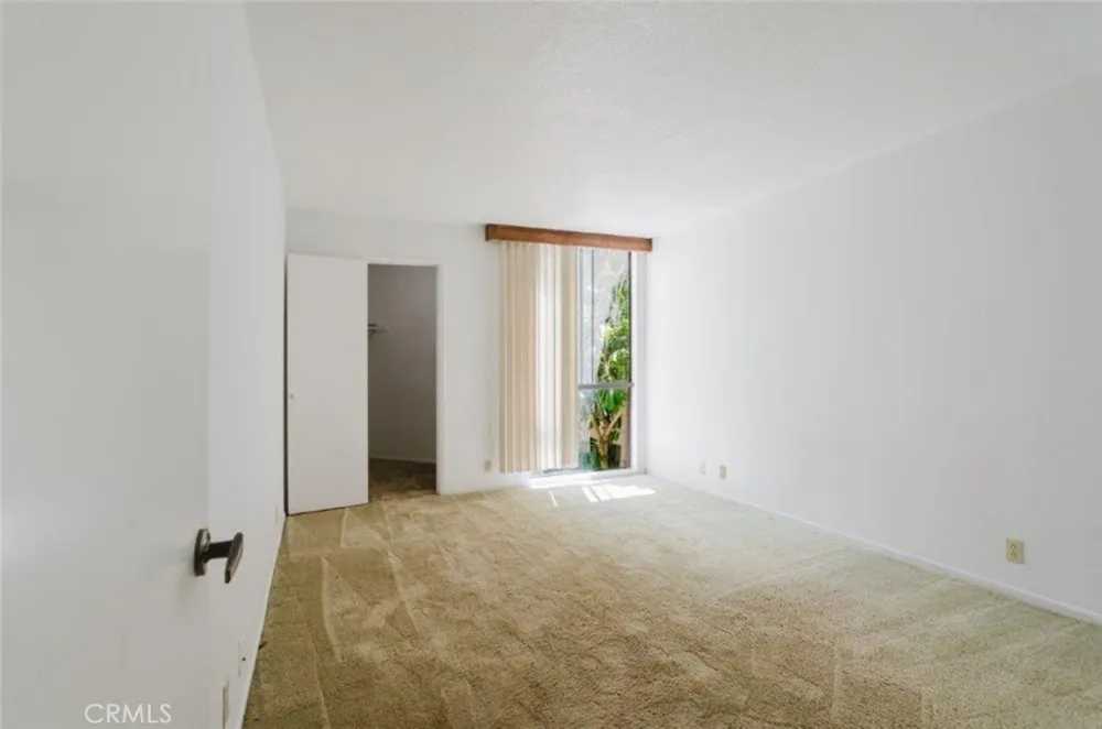 750 S Spaulding Avenue #215 Los Angeles, CA 90036