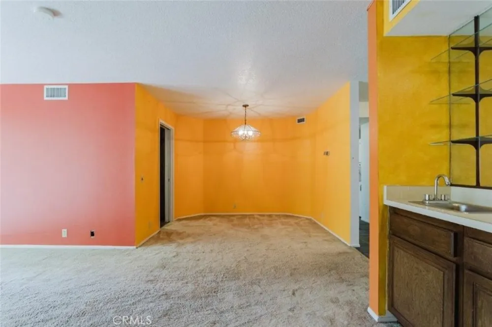 750 S Spaulding Avenue #215 Los Angeles, CA 90036