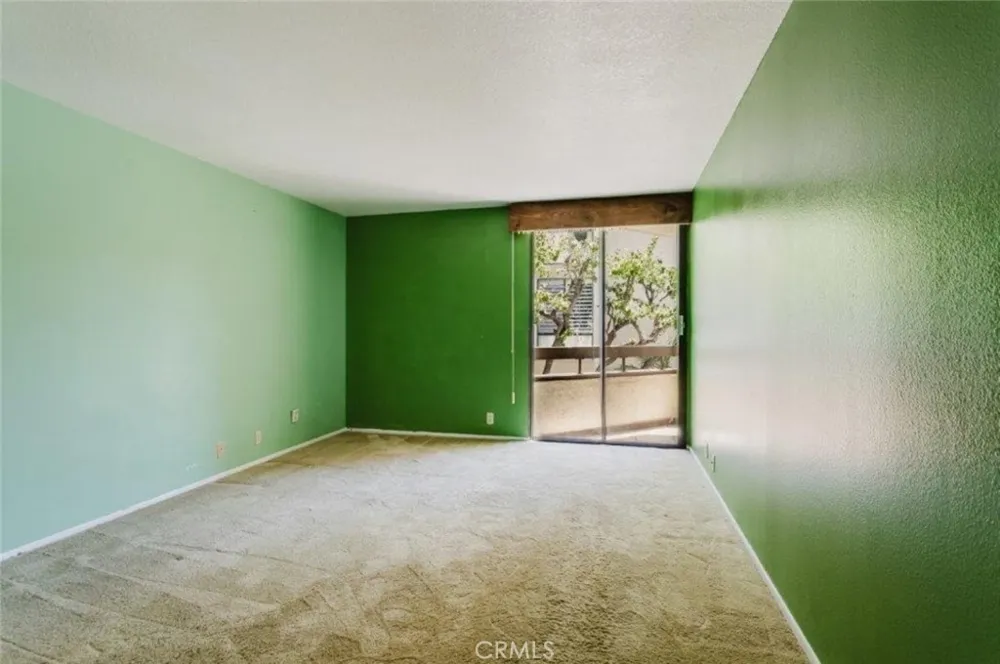 750 S Spaulding Avenue #215 Los Angeles, CA 90036