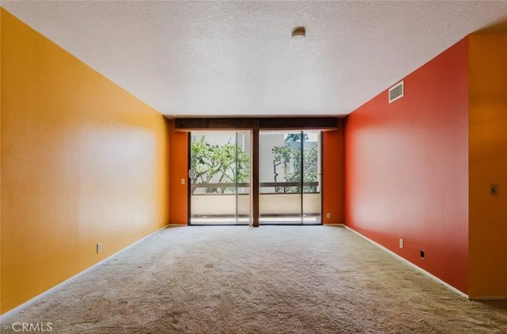 750 S Spaulding Avenue #215 Los Angeles, CA 90036