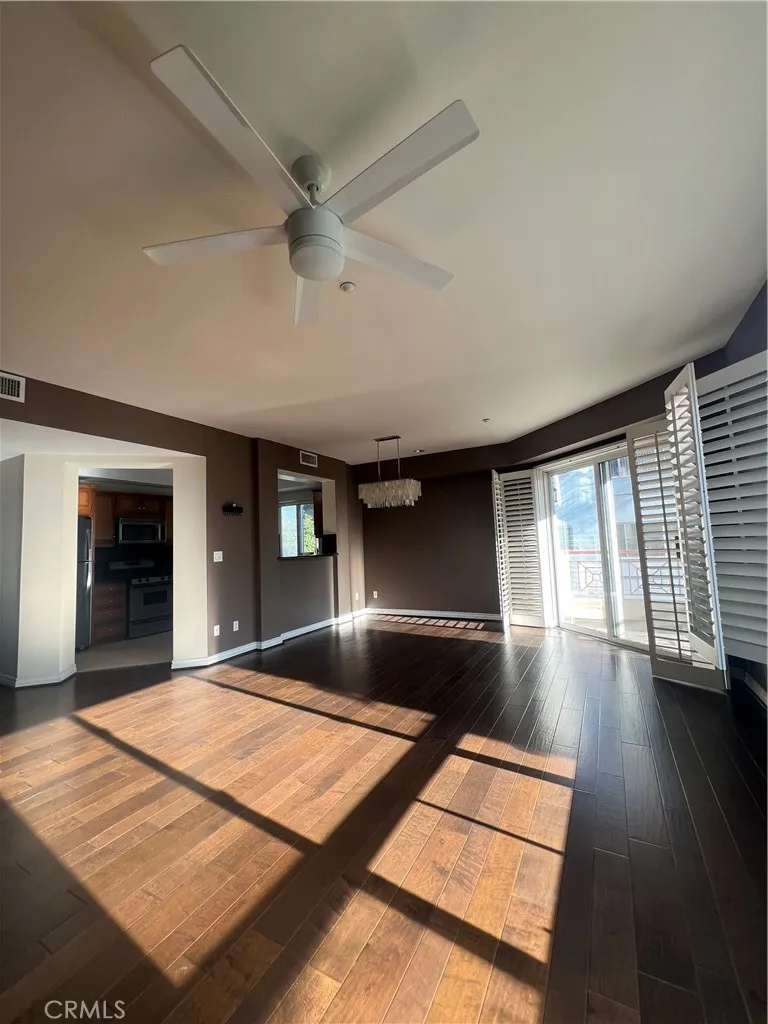320 S Willaman Drive #302 Los Angeles, CA 90048