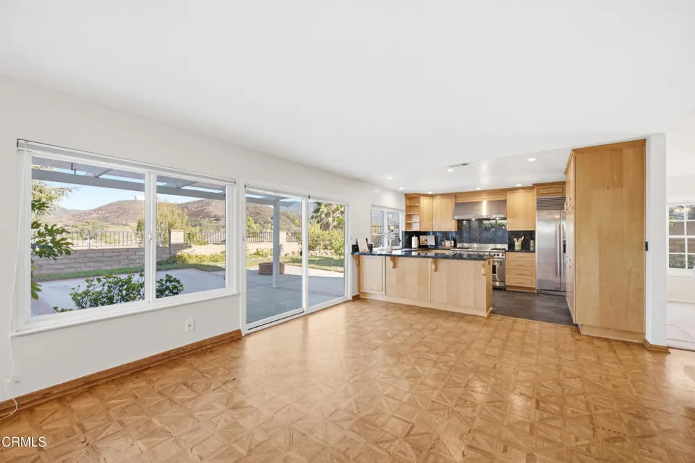 408 Blackhawk Drive Thousand Oaks, CA 91320