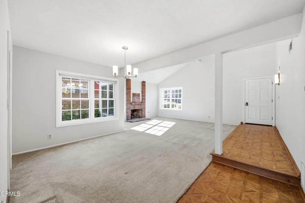 408 Blackhawk Drive Thousand Oaks, CA 91320