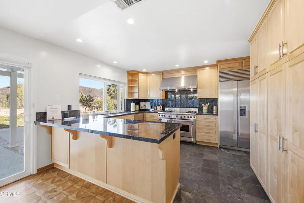408 Blackhawk Drive Thousand Oaks, CA 91320