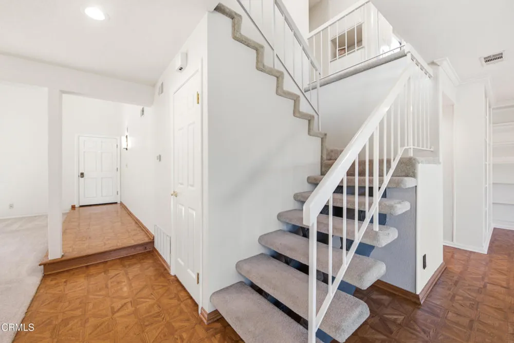408 Blackhawk Drive Thousand Oaks, CA 91320