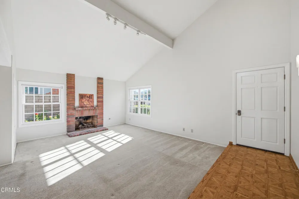 408 Blackhawk Drive Thousand Oaks, CA 91320