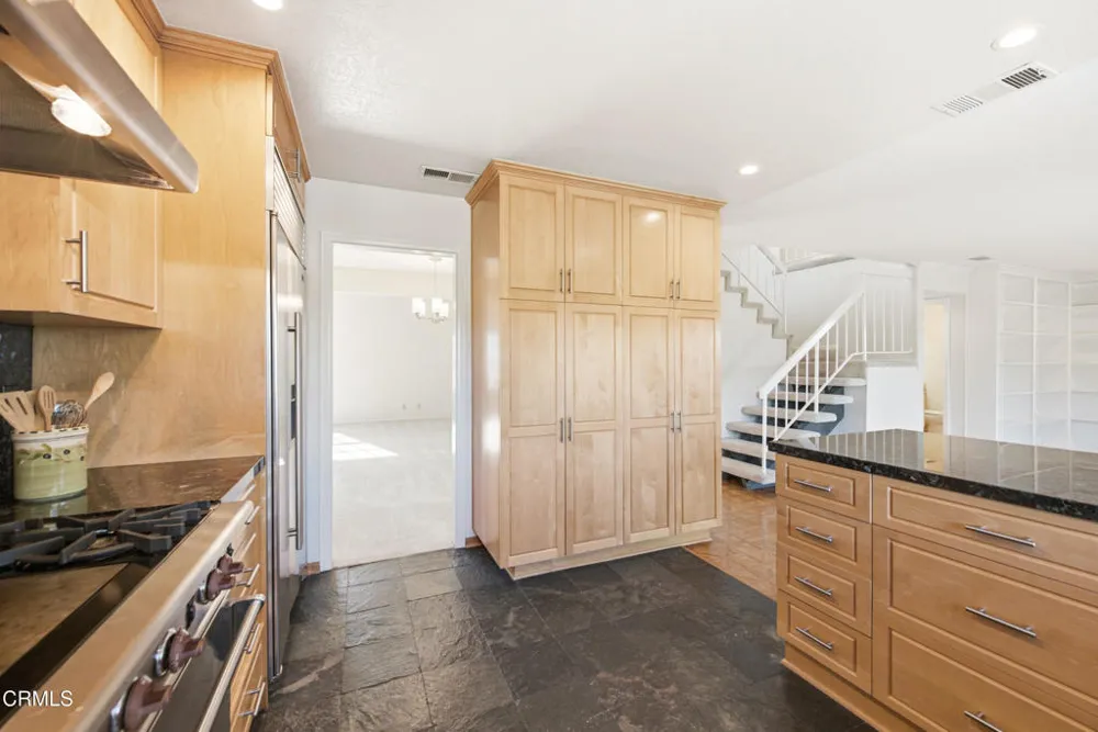 408 Blackhawk Drive Thousand Oaks, CA 91320