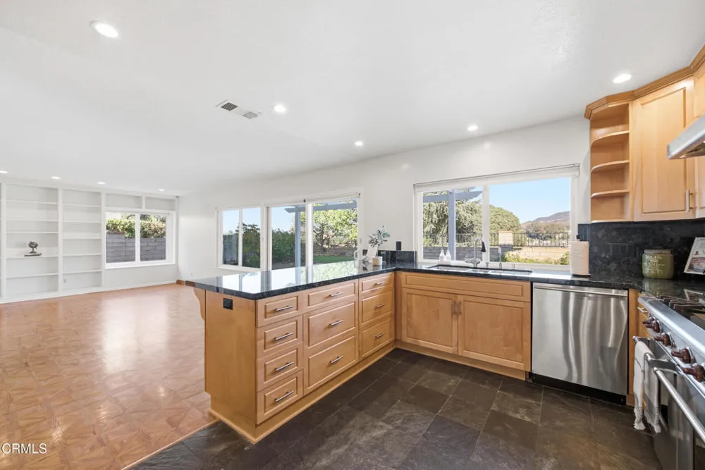408 Blackhawk Drive Thousand Oaks, CA 91320