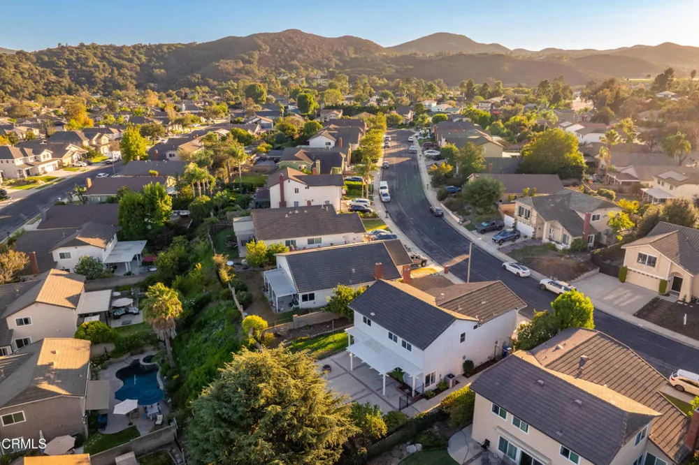 408 Blackhawk Drive Thousand Oaks, CA 91320