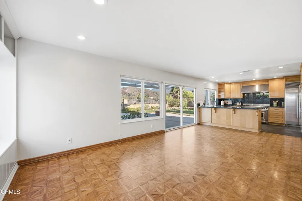 408 Blackhawk Drive Thousand Oaks, CA 91320
