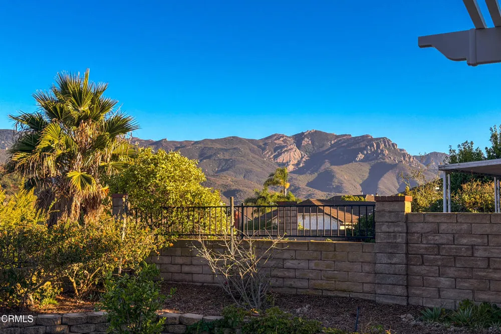 408 Blackhawk Drive Thousand Oaks, CA 91320