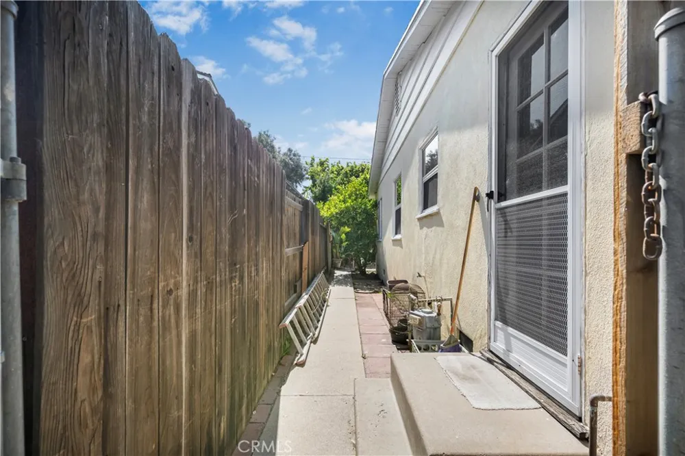 6947 Murietta Avenue Van Nuys, CA 91405