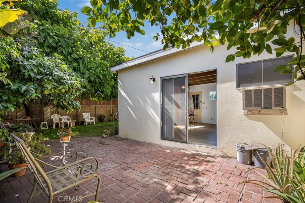 6947 Murietta Avenue Van Nuys, CA 91405