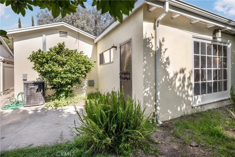 6947 Murietta Avenue Van Nuys, CA 91405
