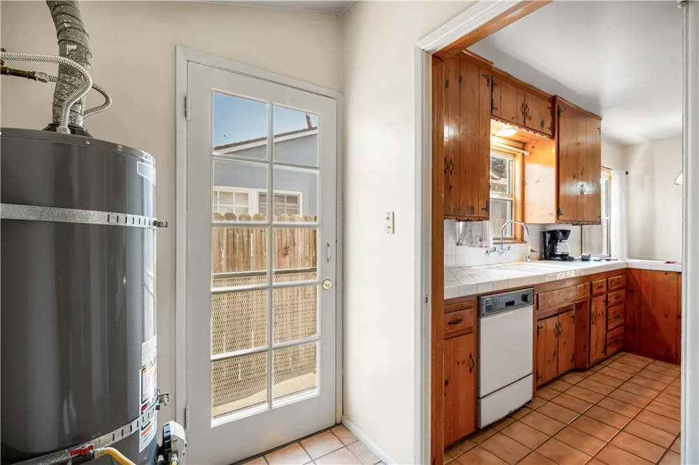 6947 Murietta Avenue Van Nuys, CA 91405