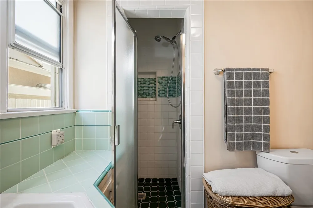 6947 Murietta Avenue Van Nuys, CA 91405