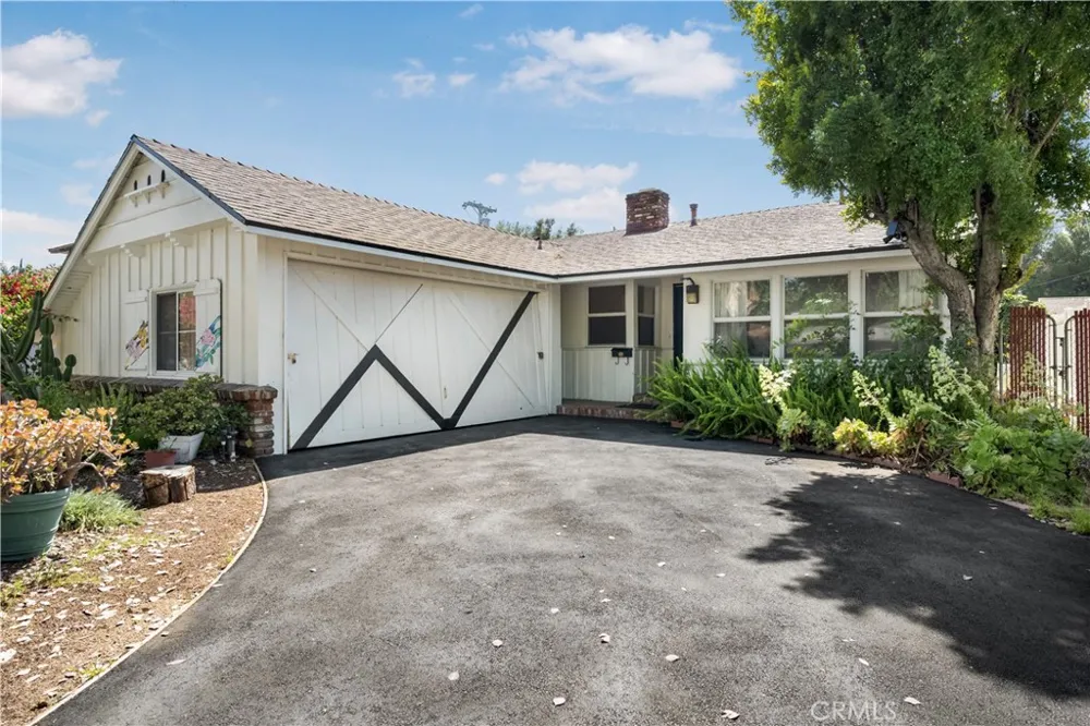 6947 Murietta Avenue Van Nuys, CA 91405