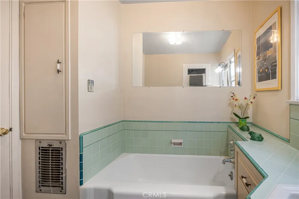 6947 Murietta Avenue Van Nuys, CA 91405