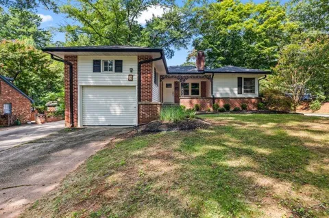 25 Lakeshore Drive