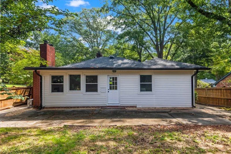 25 Lakeshore Drive Avondale Estates, GA 30002