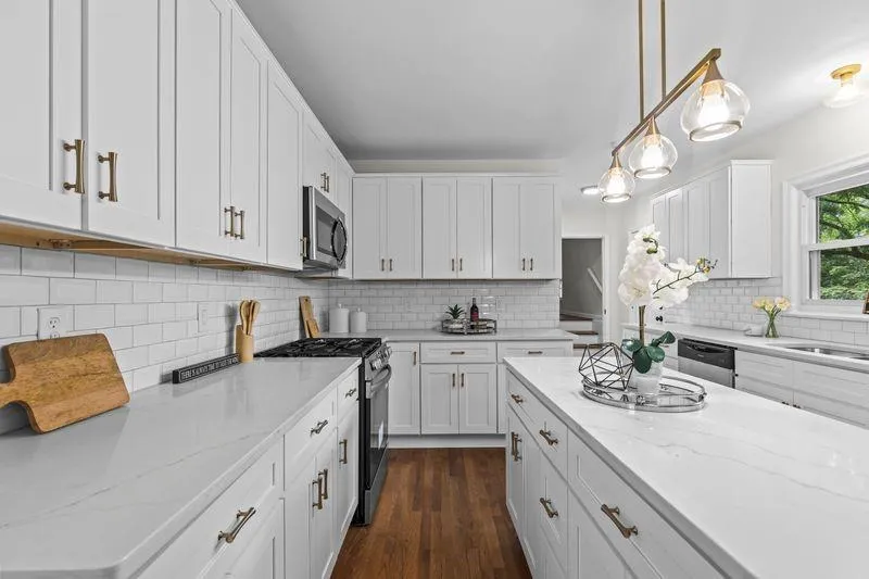 25 Lakeshore Drive Avondale Estates, GA 30002