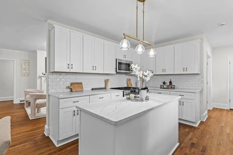 25 Lakeshore Drive Avondale Estates, GA 30002