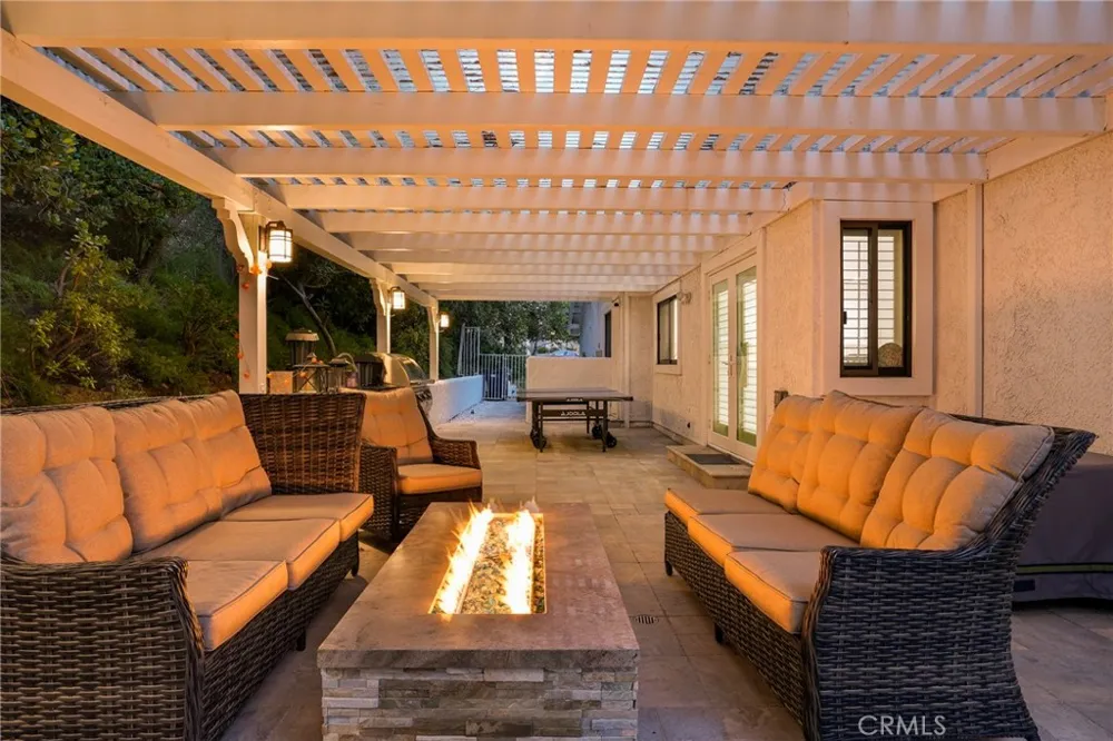 24523 Park Granada Calabasas, CA 91302