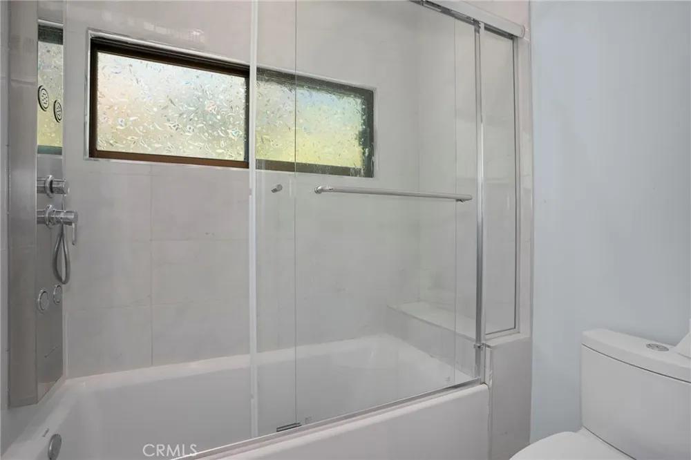 24523 Park Granada Calabasas, CA 91302
