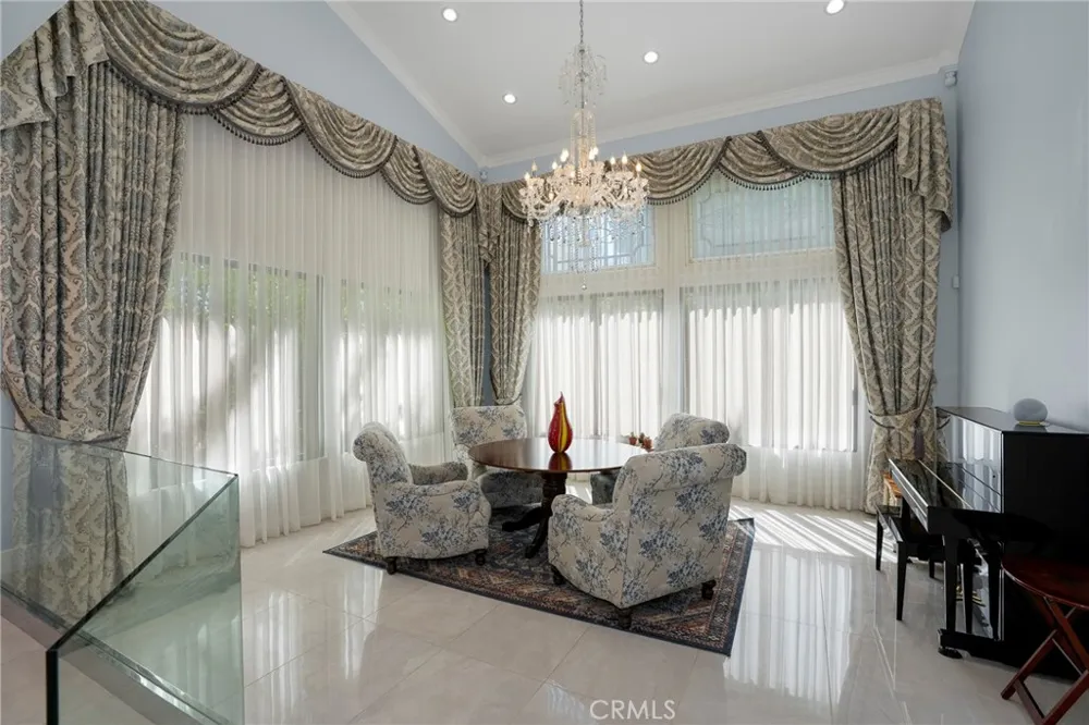 24523 Park Granada Calabasas, CA 91302