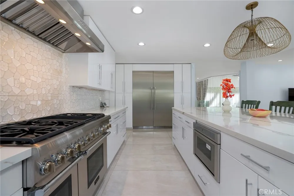 24523 Park Granada Calabasas, CA 91302