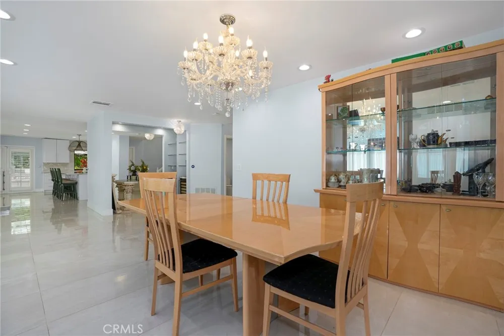 24523 Park Granada Calabasas, CA 91302