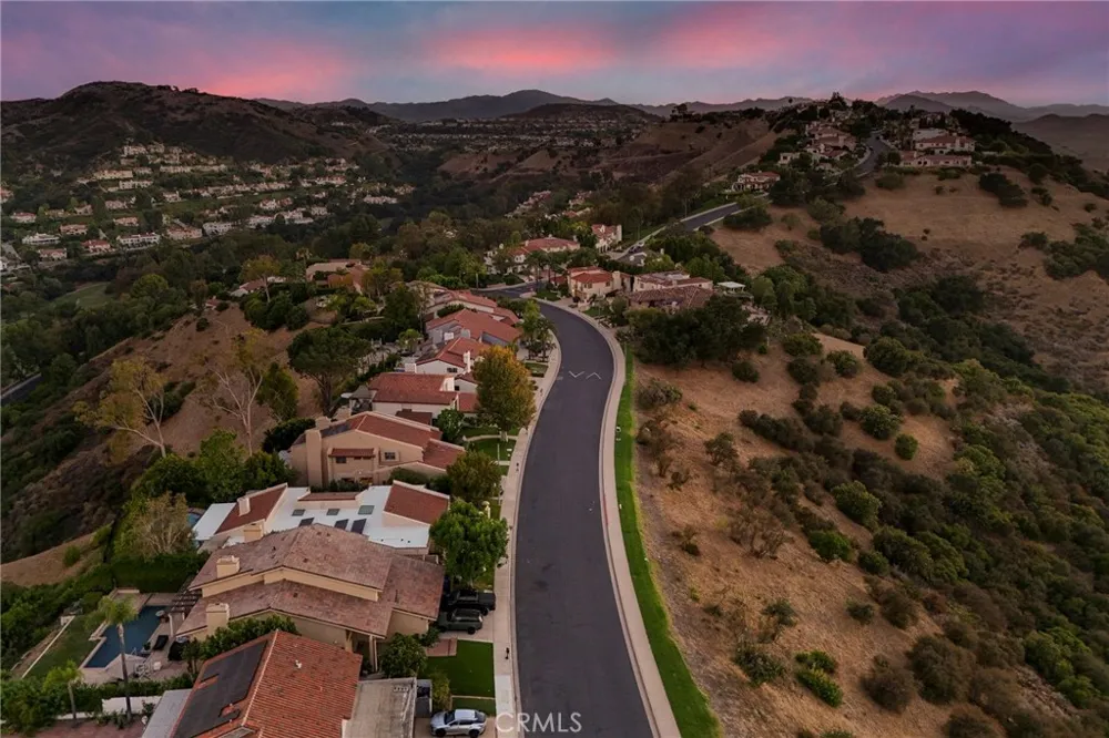 24523 Park Granada Calabasas, CA 91302